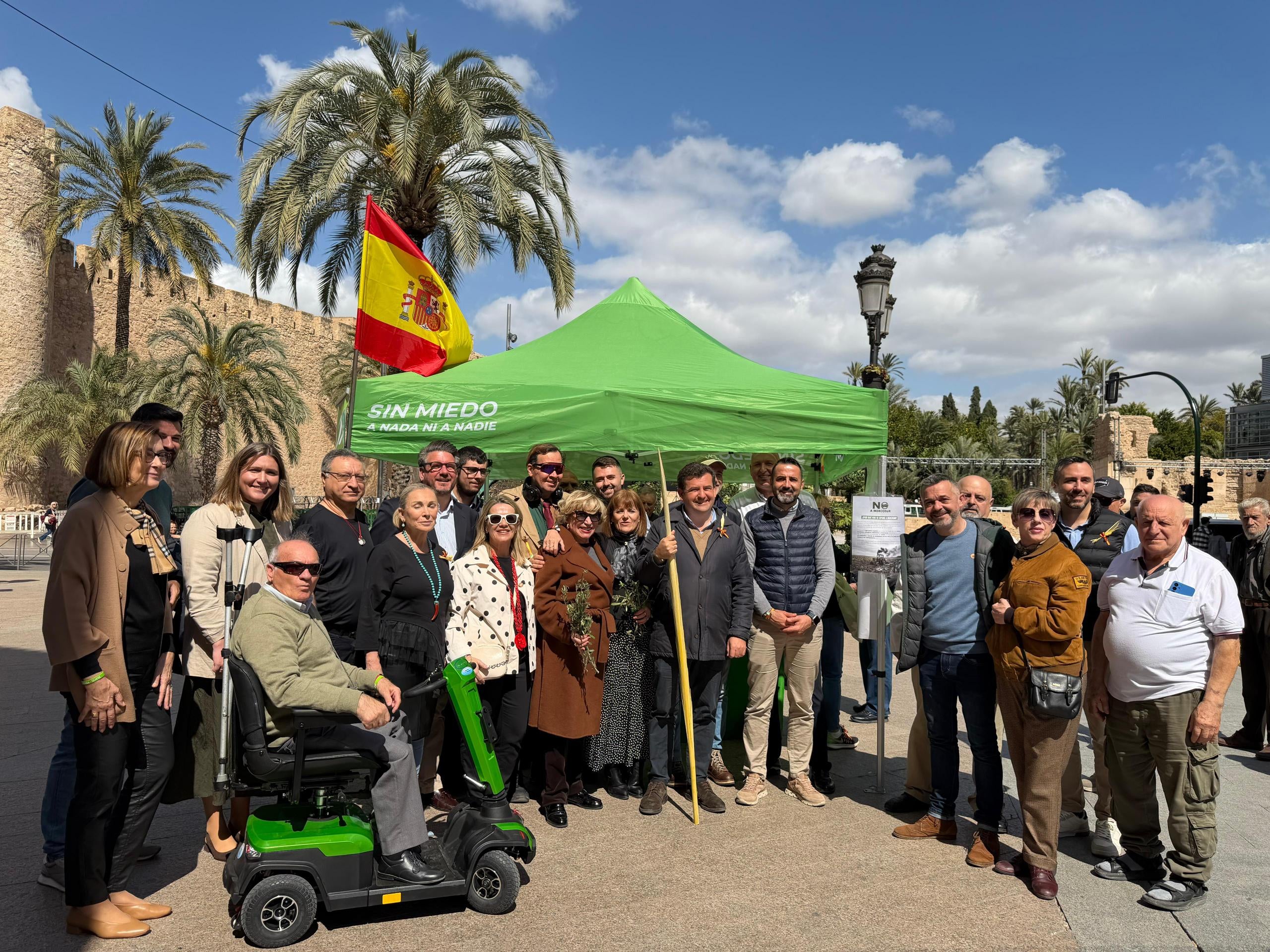 Vox visibiliza en Elche su oposición frontal al acuerdo de libre comercio Mercosur Vox visibiliza en Elche su oposición frontal al acuerdo de libre comercio Mercosur