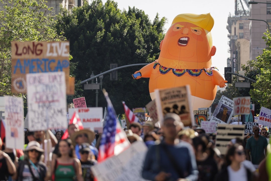 El Gobierno de Trump desestima las protestas de 'No Kings' y se burla de ellas diciendo que son "sesiones de terapia" El Gobierno de Trump desestima las protestas de 'No Kings' y se burla de ellas diciendo que son "sesiones de terapia"