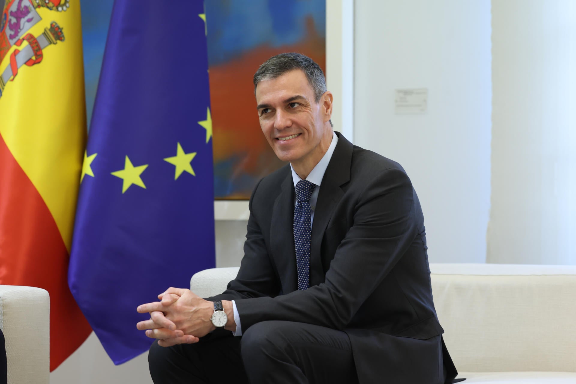 Pedro Sánchez reivindica en una carta a la militancia el 'No a la guerra': "España actúa con coherencia y no renuncia a sus principios" Pedro Sánchez reivindica en una carta a la militancia el 'No a la guerra': "España actúa con coherencia y no renuncia a sus principios"