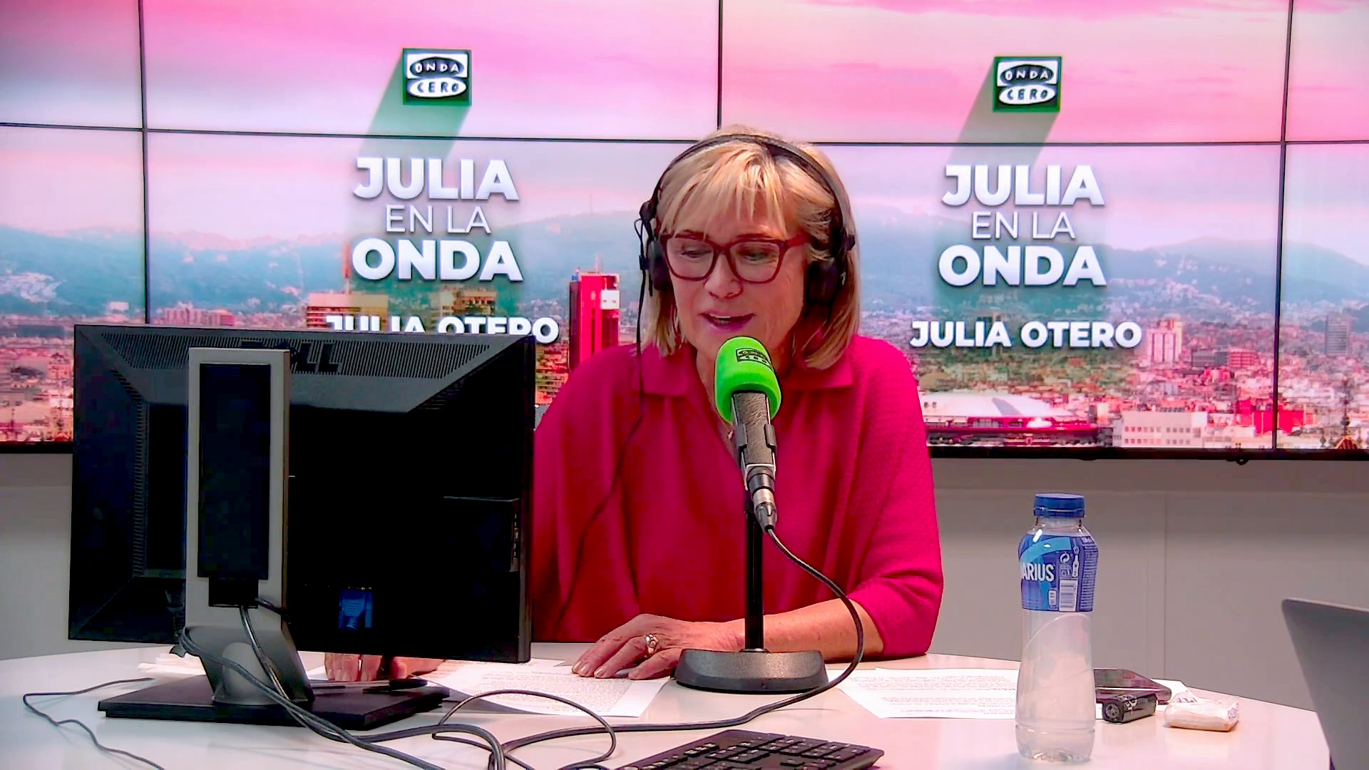 Julia Otero: "Los que mueren en las guerras no suelen ser los hijos de los que las declaran" Julia Otero: "Los que mueren en las guerras no suelen ser los hijos de los que las declaran"