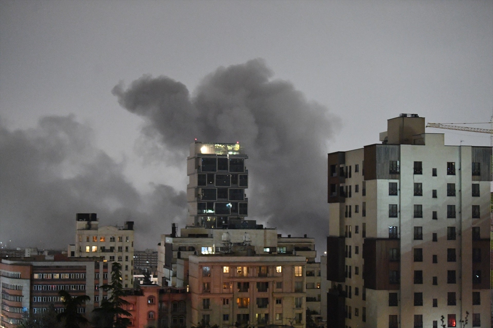 Imagen de archivo de un ataque contra edificios en Teherán (Irán) Imagen de archivo de un ataque contra edificios en Teherán (Irán)