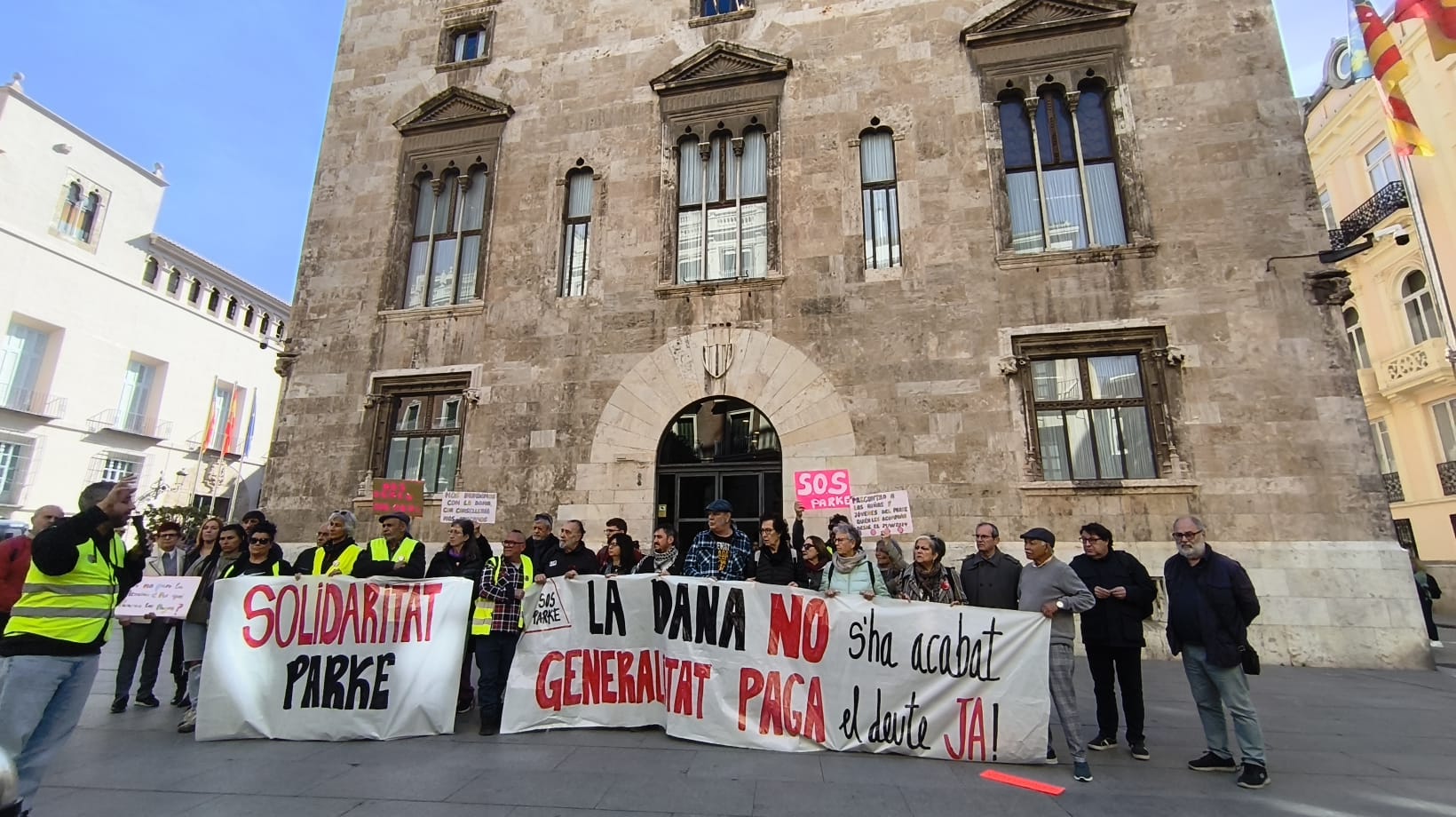 El Kolectivo de Jóvenes Parke de Alfafar presenta dos quejas ante el Síndic por el impago de Generalitat El Kolectivo de Jóvenes Parke de Alfafar presenta dos quejas ante el Síndic por el impago de Generalitat
