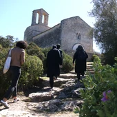 Escalinata empedrada que puja cap al Castell Escalinata empedrada que puja cap al Castell
