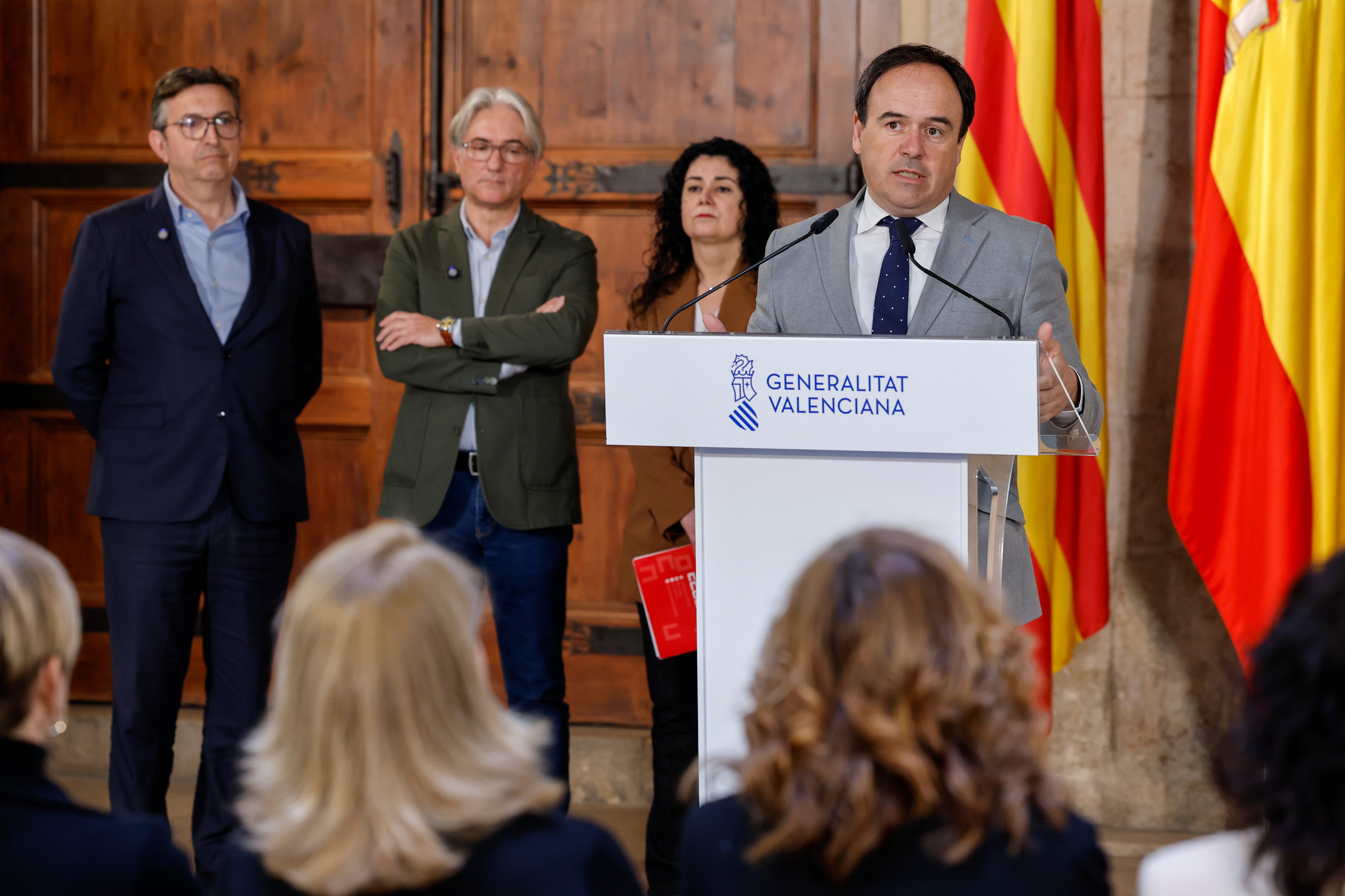 Pérez Llorca anuncia créditos bonificados por 100 millones para empresas ante la guerra Pérez Llorca anuncia créditos bonificados por 100 millones para empresas ante la guerra