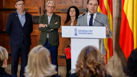 El president de la Generalitat, Juanfran Pérez Llorca, tras la reunión extraordinaria del Observatorio de la Industria y de los Sectores Económicos Valencianos. El president de la Generalitat, Juanfran Pérez Llorca, tras la reunión extraordinaria del Observatorio de la Industria y de los Sectores Económicos Valencianos.