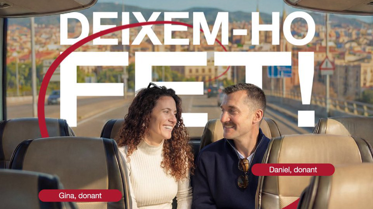 El cartell de la campanya 'Deixem-ho fet! Dona sang abans de marxar', ens presenta la Gina i en Daniel El cartell de la campanya 'Deixem-ho fet! Dona sang abans de marxar', ens presenta la Gina i en Daniel