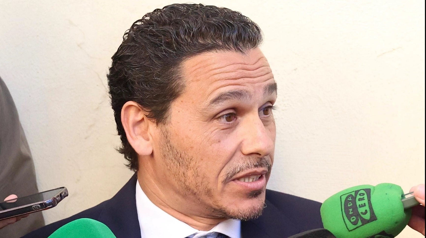 Del Nido. "El nuevo presidente tendrá que tomar las mismas decisiones que yo... a no ser que inyecte dinero" Del Nido. "El nuevo presidente tendrá que tomar las mismas decisiones que yo... a no ser que inyecte dinero"