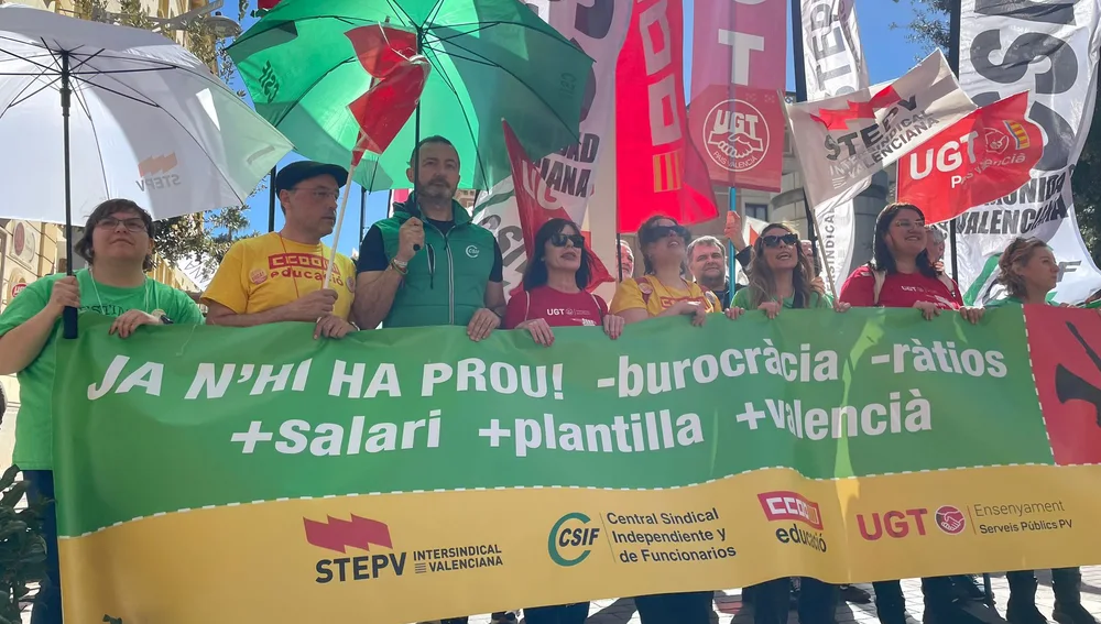 Masiva manifestación del profesorado en Castellón en la jornada de huelga educativa Masiva manifestación del profesorado en Castellón en la jornada de huelga educativa