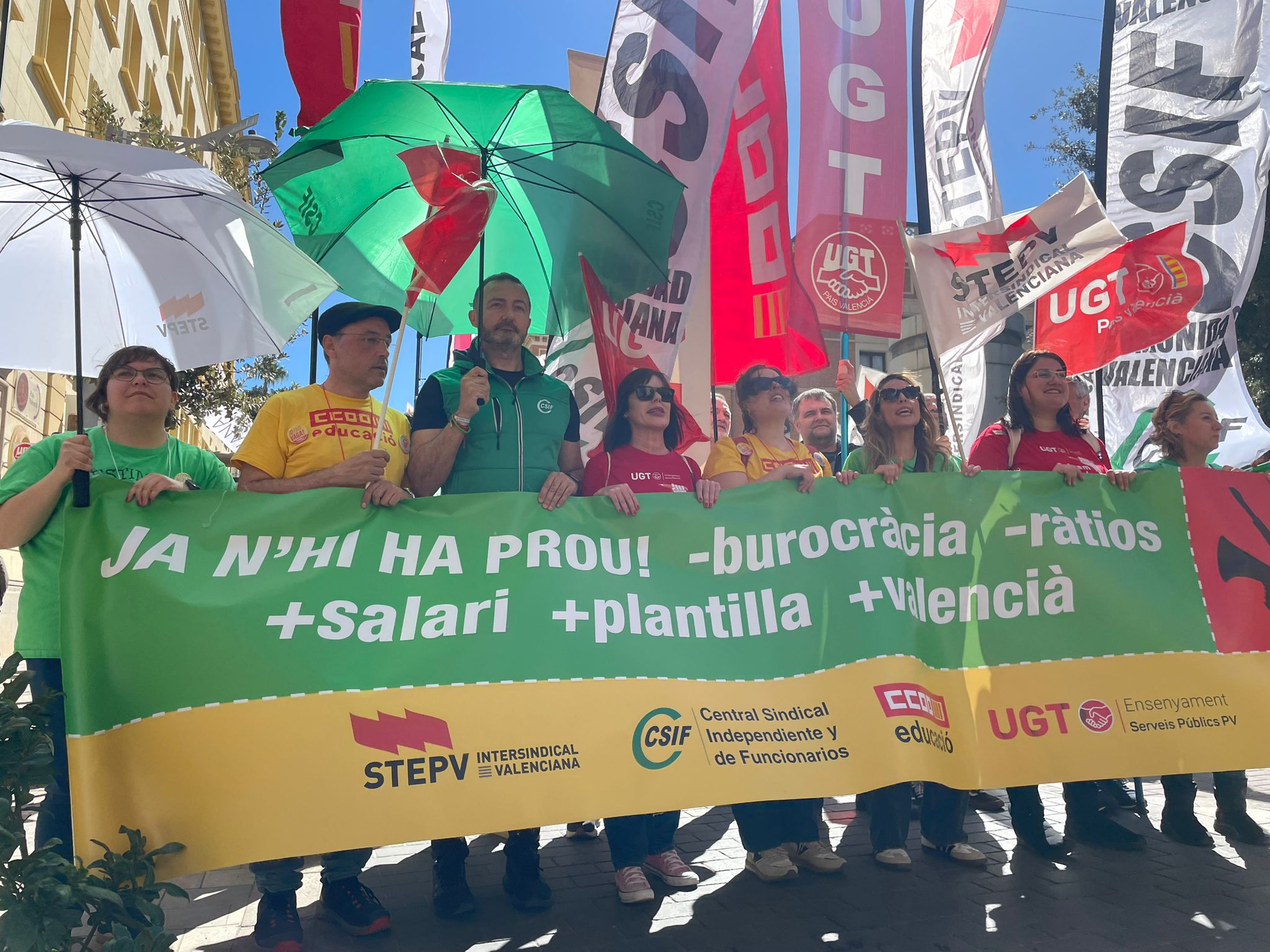 Arranca la segunda semana de la huelga educativa en la Comunitat Valenciana con nuevas manifestaciones Arranca la segunda semana de la huelga educativa en la Comunitat Valenciana con nuevas manifestaciones