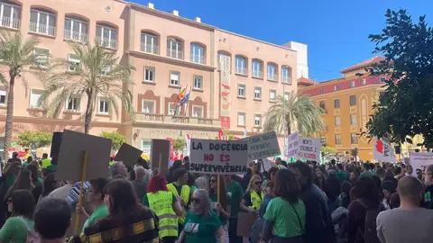 Masiva manifestación del profesorado en Castellón en la jornada de huelga educativa Masiva manifestación del profesorado en Castellón en la jornada de huelga educativa