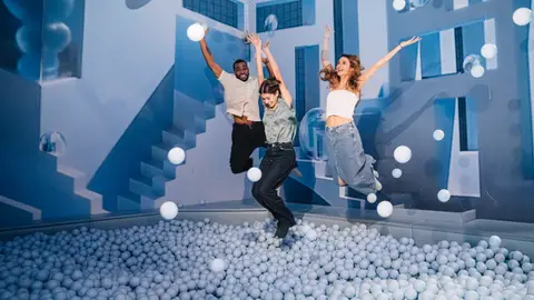 Sala de piscina de bolas en IKONO Madrid. Sala de piscina de bolas en IKONO Madrid.