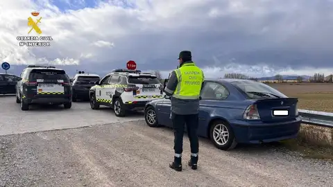 Dos investigados por exceso de velocidad por circular a 200 y 180 km/h .