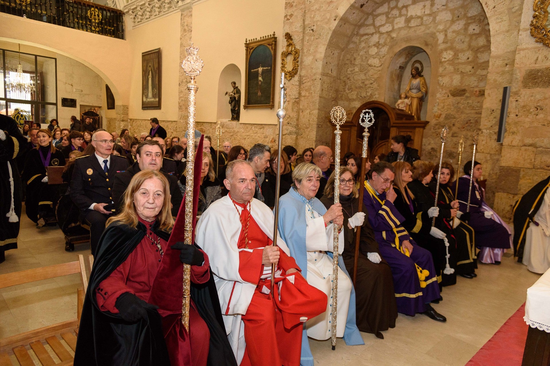 Las cofradías de la Soledad de la provincia estarán presentes en la procesión del Sábado Santo de la capital palentina Las cofradías de la Soledad de la provincia estarán presentes en la procesión del Sábado Santo de la capital palentina