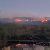  El incendio en Losar de la Vera afecta ya a unas 600 hectáreas