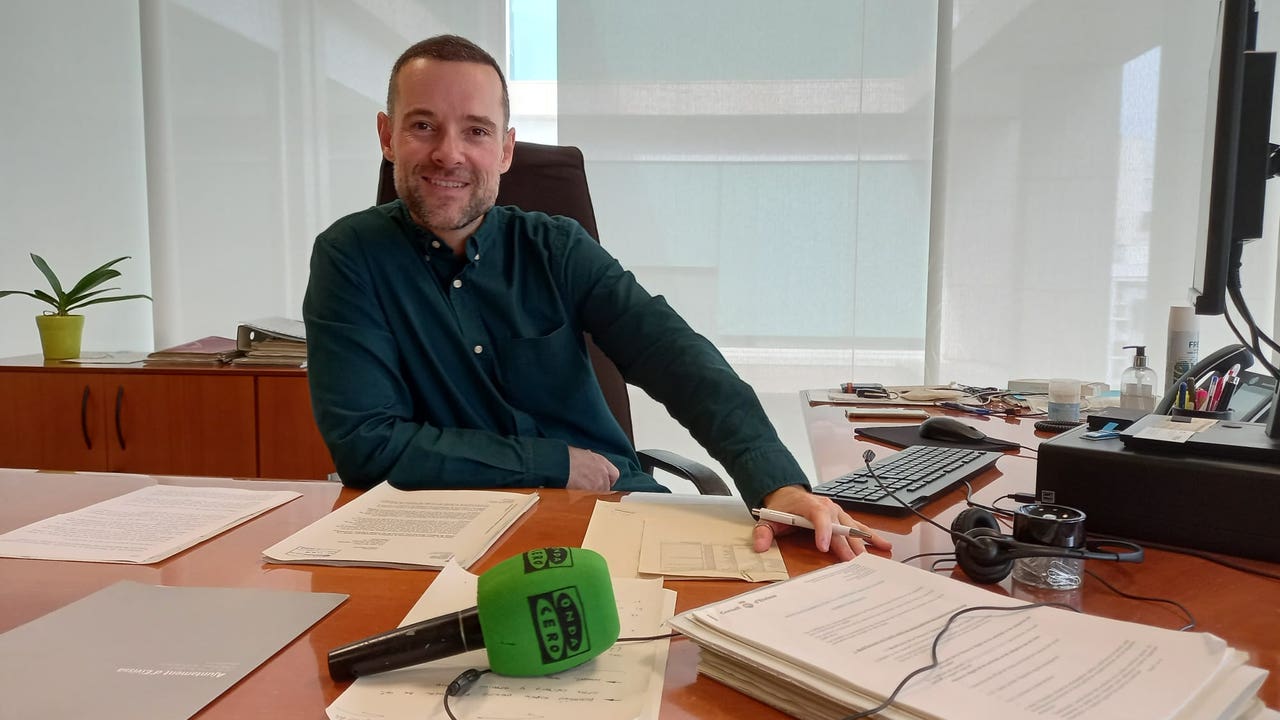 Mariano Juan: "la puesta en marcha de un nuevo sistema de transporte público en autobús en la isla, que comienza a funcionar desde hoy con importantes mejoras estructurales y tecnológicas." Mariano Juan: "la puesta en marcha de un nuevo sistema de transporte público en autobús en la isla, que comienza a funcionar desde hoy con importantes mejoras estructurales y tecnológicas."