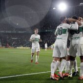 Jugadores del Elche CF celebran un gol ante el Rayo Vallecano en el partido de la primera vuelta.