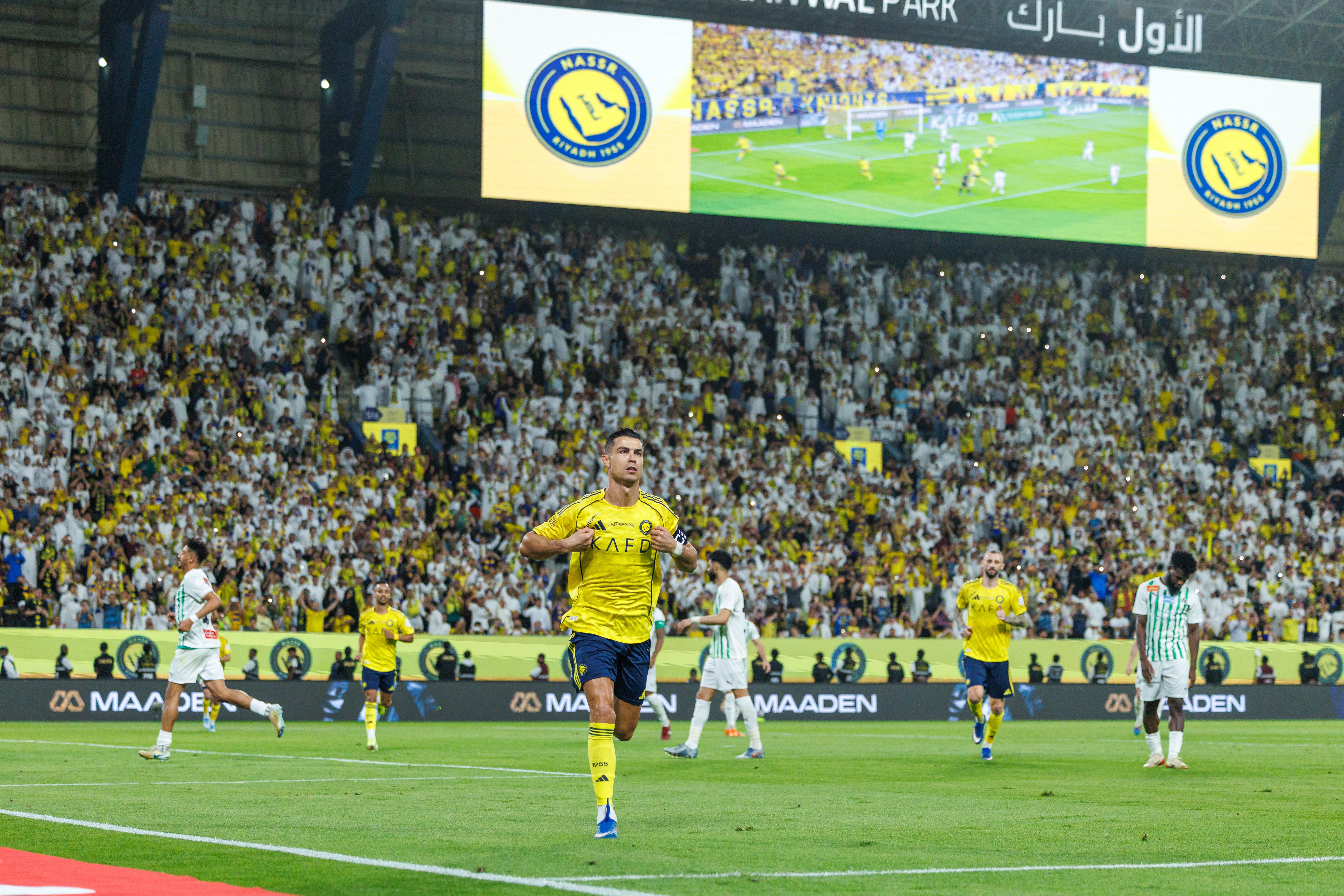 Cristiano Ronaldo celebra un gol con su club, Al Nassr Cristiano Ronaldo celebra un gol con su club, Al Nassr