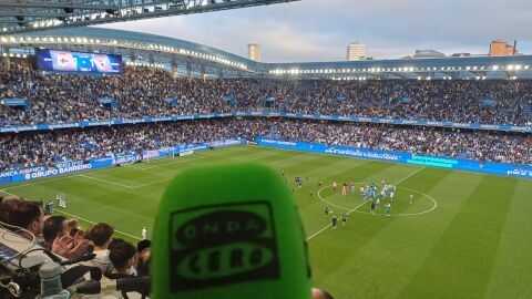 Ambientazo en Riazor para el Deportivo 1-Málaga1, ante 28423 espectadores, récord de asistencia en segunda División Ambientazo en Riazor para el Deportivo 1-Málaga1, ante 28423 espectadores, récord de asistencia en segunda División