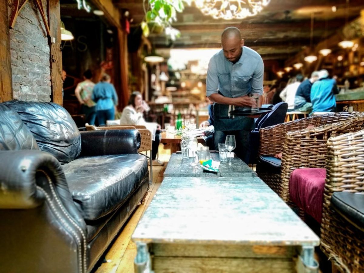 Marzo cerró con 400 parados menos en Ciudad Real gracias al impulso del sector servicios Marzo cerró con 400 parados menos en Ciudad Real gracias al impulso del sector servicios