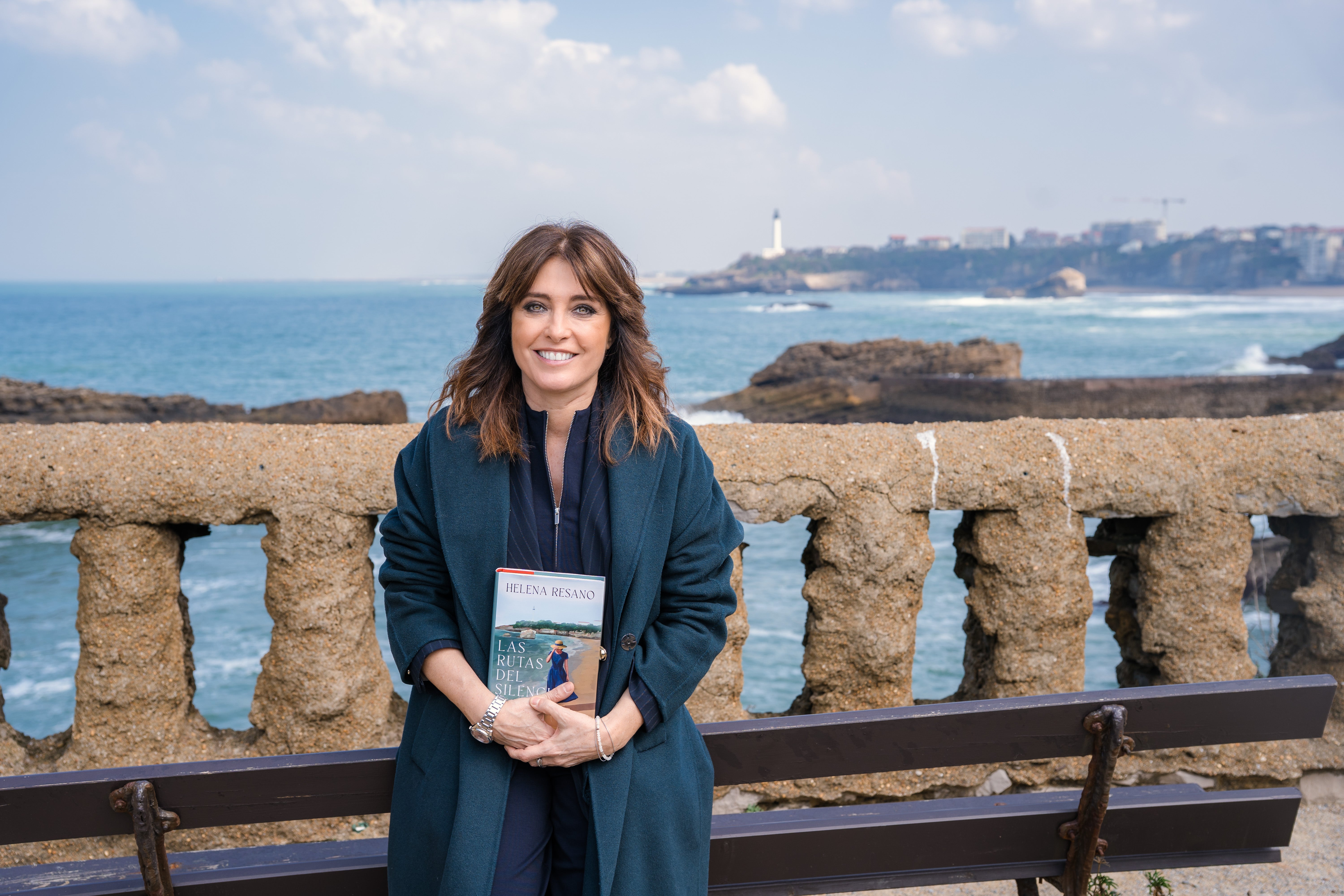 Helena Resano da el salto a la literatura con su primera novela: "Tenía una historia esperándome" Helena Resano da el salto a la literatura con su primera novela: "Tenía una historia esperándome"