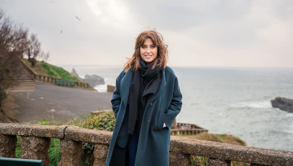 Helena Resano con su novela Las rutas del silencio Helena Resano con su novela Las rutas del silencio