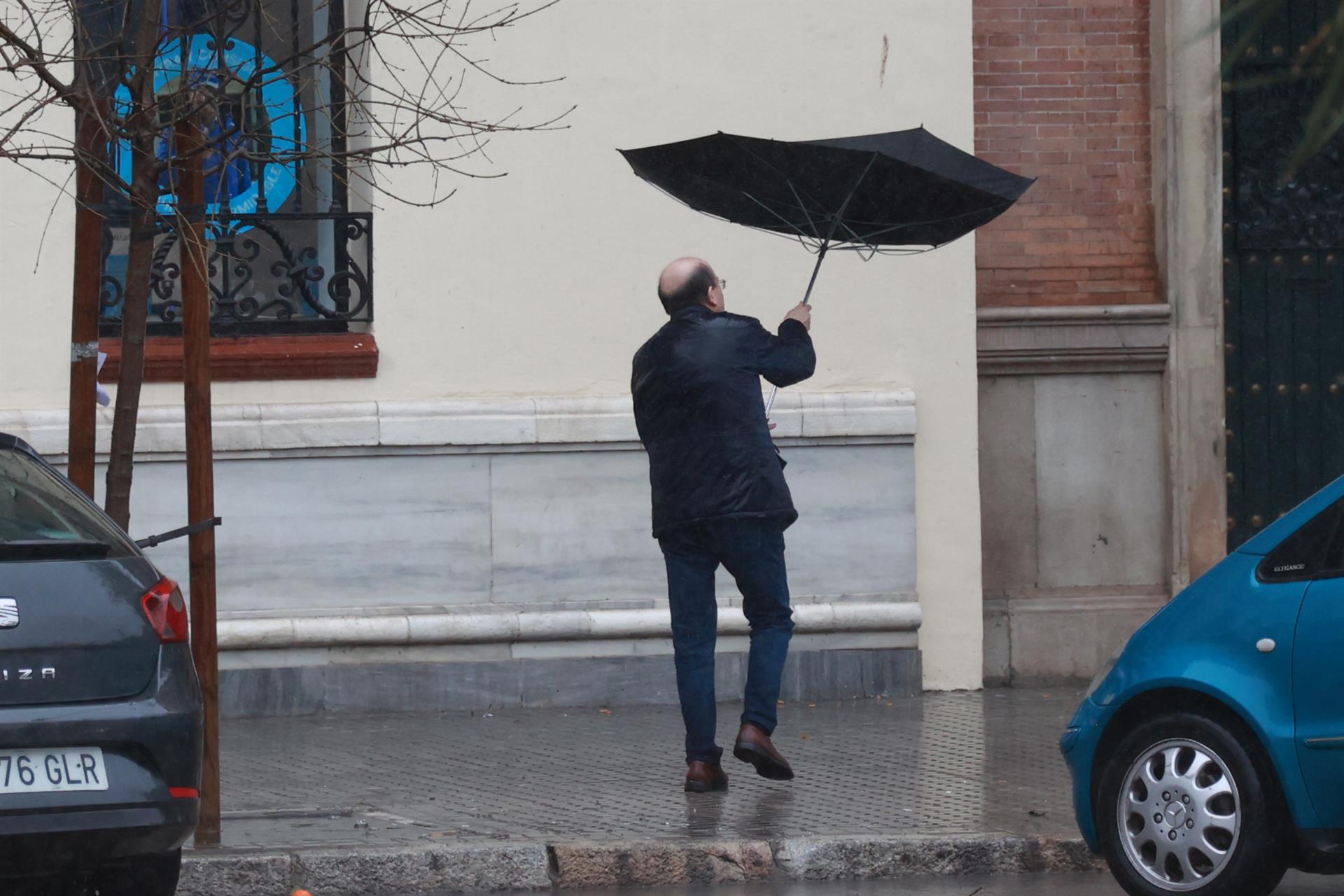 La AEMET alerta de la llegada de una DANA: lluvias torrenciales y descenso térmico en gran parte de España La AEMET alerta de la llegada de una DANA: lluvias torrenciales y descenso térmico en gran parte de España