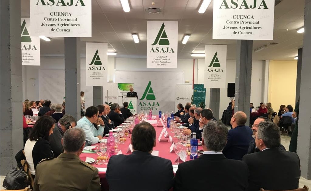 ASAJA Cuenca entrega sus reconocimientos anuales en la clausura de su Asamblea General ASAJA Cuenca entrega sus reconocimientos anuales en la clausura de su Asamblea General