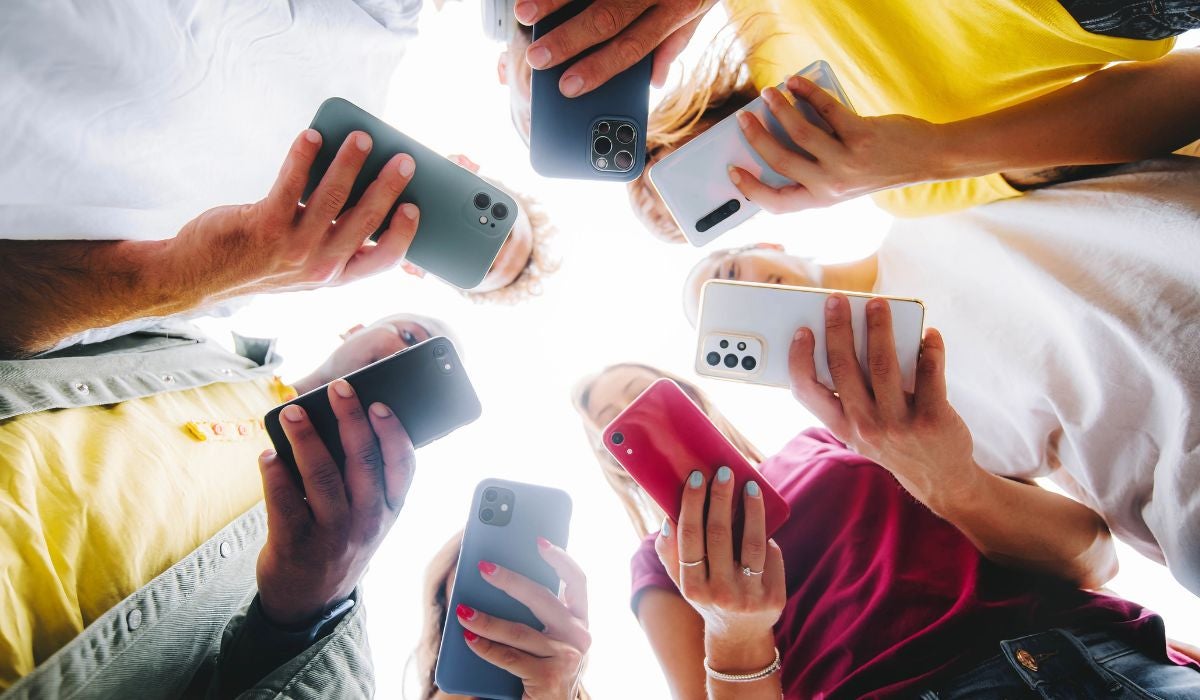 Menos pantallas, más familia: el reto que llega a Euskadi Menos pantallas, más familia: el reto que llega a Euskadi