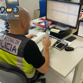 Agente de la Policía Nacional. Agente de la Policía Nacional.