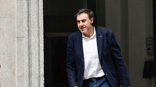Joseba Garc&iacute;a, hermano de Koldo Garc&iacute;a, sale este martes del Tribunal Supremo/ EFE/Sergio P&eacute;rez