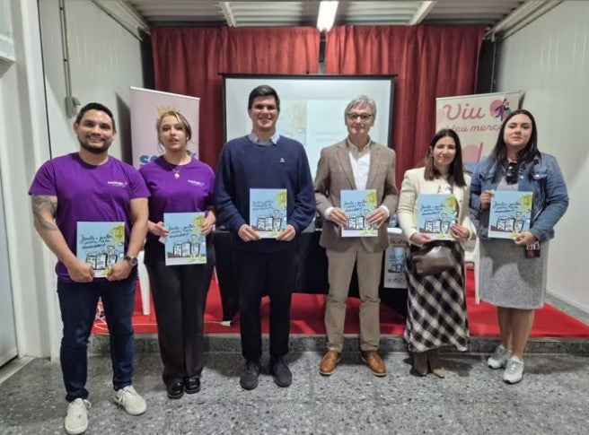 'Junts i juntes després de la inundació': un llibre amb testimonis de xiquets afectats per la DANA 'Junts i juntes després de la inundació': un llibre amb testimonis de xiquets afectats per la DANA