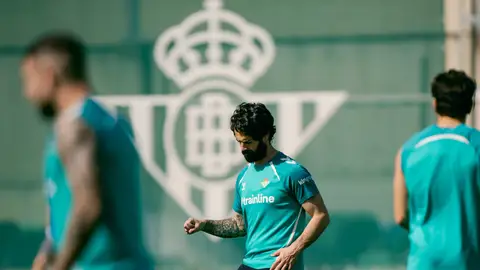 Isco, en un entrenamiento en la Ciudad Deportiva Luis del Sol. Isco, en un entrenamiento en la Ciudad Deportiva Luis del Sol.