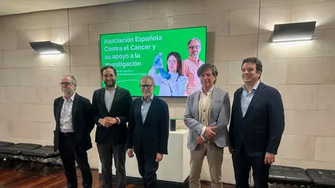 Crece la supervivencia contra el cáncer hasta el 60% pero también su incidencia de forma "brutal" Crece la supervivencia contra el cáncer hasta el 60% pero también su incidencia de forma "brutal"