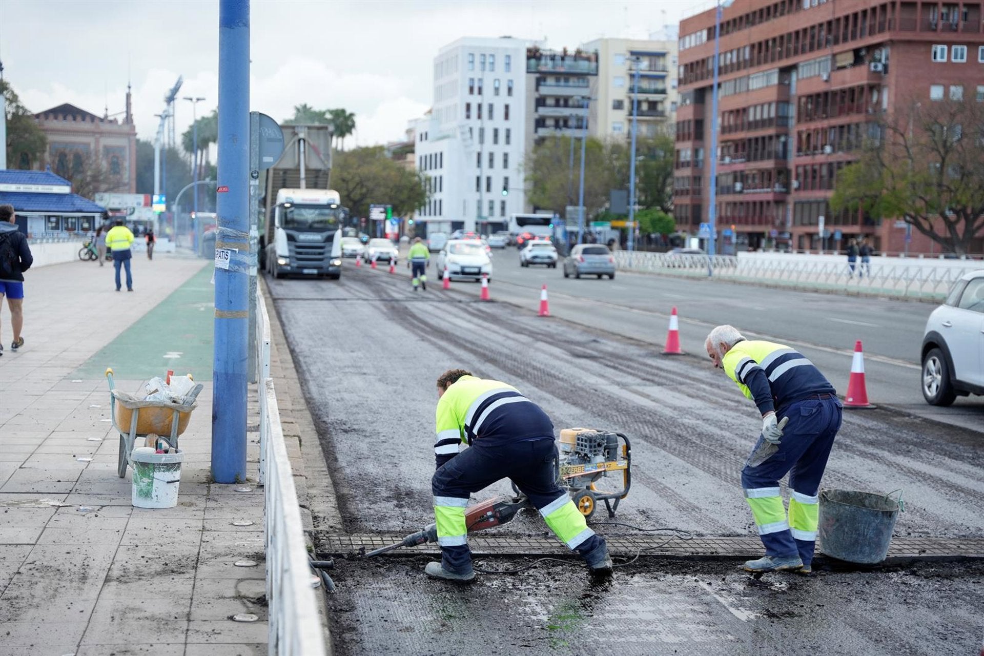 Corte total en la noche del jueves al viernes del Puente del Cachorro por obras de reasfaltado Corte total en la noche del jueves al viernes del Puente del Cachorro por obras de reasfaltado