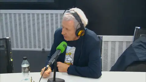 Emilio del Río en los estudios de Onda Cero Emilio del Río en los estudios de Onda Cero