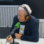 Emilio del Río en los estudios de Onda Cero 