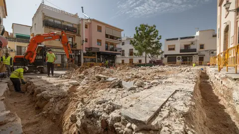 Las obras de remodelación del casco urbano de l’Alfàs del Pi se centran ya en la plaza Mayor Las obras de remodelación del casco urbano de l’Alfàs del Pi se centran ya en la plaza Mayor