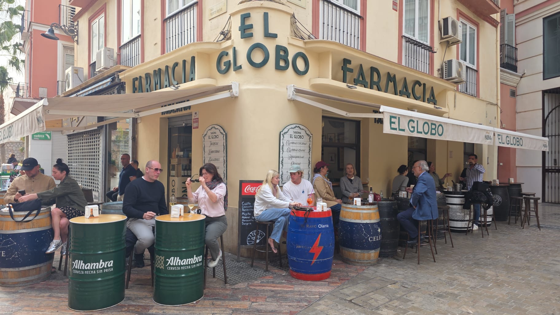Cultura de Bar: Mesón Hierbabuena y Taberna Farmacia El Globo Cultura de Bar: Mesón Hierbabuena y Taberna Farmacia El Globo