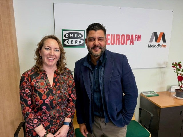 El presidente de AVIBA, Pero Fiol, en los estudios de Onda Cero Mallorca, junto a Elka Dimitrova El presidente de AVIBA, Pero Fiol, en los estudios de Onda Cero Mallorca, junto a Elka Dimitrova