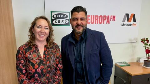 El presidente de AVIBA, Pero Fiol, en los estudios de Onda Cero Mallorca, junto a Elka Dimitrova