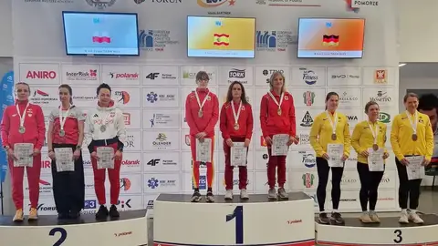 Equipo Español Femenino Master 45 oro en Cross Equipo Español Femenino Master 45 oro en Cross