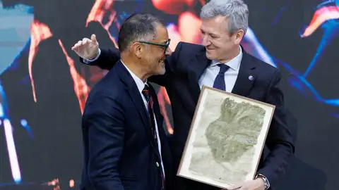 Xoan Allegue, presidente de Bodegas Martín Códax, y Alfonso Rueda, presidente de la Xunta Xoan-Allegue-Bodegas-Martín-Codax-Xunta