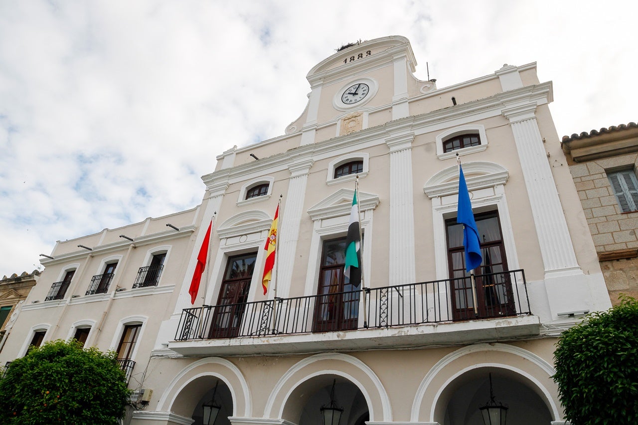 Mérida aprueba una subida salarial del 1,5% para sus empleados públicos que se incluirá en la nómina de este mes de mayo Mérida aprueba una subida salarial del 1,5% para sus empleados públicos que se incluirá en la nómina de este mes de mayo