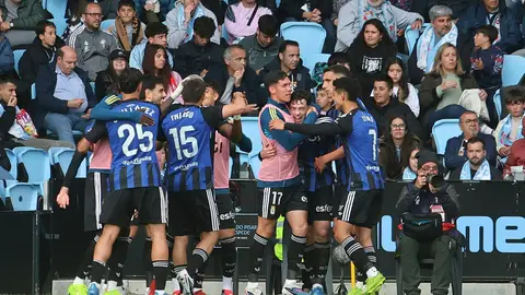 El Celta se desploma ante un Oviedo que sueña con la salvación El Celta se desploma ante un Oviedo que sueña con la salvación