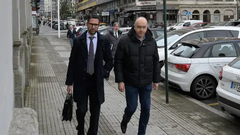 El lotero que intentó cobrar el premio de 4,7 millones de la Primitiva a su llegada a la Audiencia Provincial de A Coruña Arranca el juicio contra el lotero que intentó cobrar un premio de 4,7 millones de la Primitiva cuyo ganador murió sin saberlo