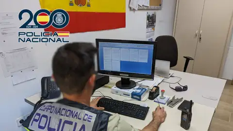 Un investigador de la Policía Nacional Un investigador de la Policía Nacional