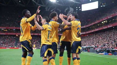 El Villarreal conquista San Mamés y hurga en la herida del Athletic El Villarreal conquista San Mamés y hurga en la herida del Athletic