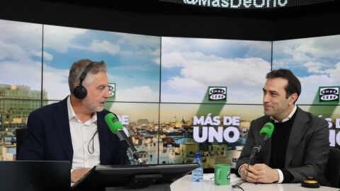 Carlos Cuerpo, durante su entrevista con Carlos Alsina/ Samuel Portillo