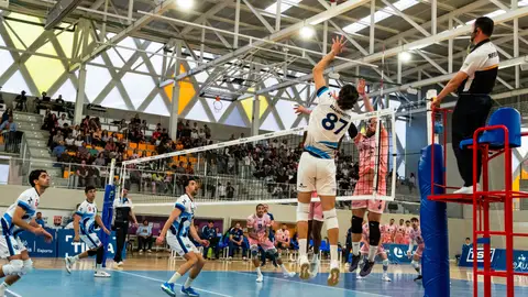 CV Melilla golpea primero en el playoff y el Javier Imbroda dictará sentencia CV Melilla golpea primero en el playoff y el Javier Imbroda dictará sentencia