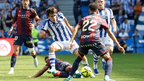 Permanencia y Europa se ven las caras en un Ciutat de València que podría dictar sentencia Permanencia y Europa se ven las caras en un Ciutat de València que podría dictar sentencia